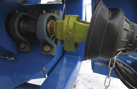5.2.2 SHEAR BOLT Shear bolts are provided at the yoke to the tractor and the chain gearbox to protect the drive system during an overload. To change the shear bolts, follow this procedure: 1.