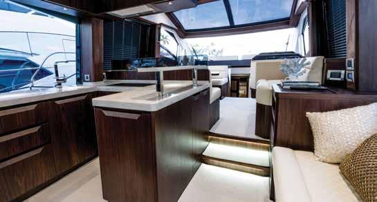 The Galeon 510 Skydeck benefits from the award winning 500 FLY's innovative features with the addition of its sleek profile of a express coupe.