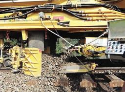 ballast during track and switch renewal works Rapid loading and unloading of ballast material Targeted and precise ballast distribution on track using ballast distribution flaps (MFS 100-S) Lasting