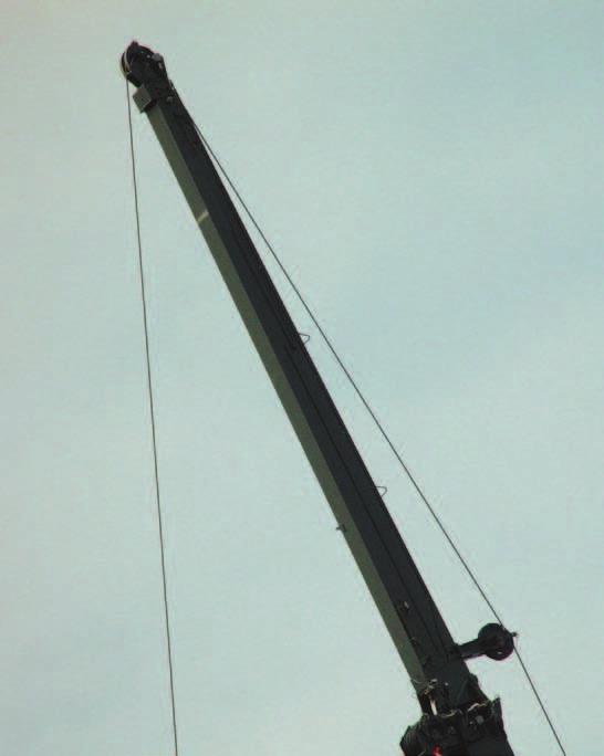 Features Boom shape The RT5E-2 incorporates a rectangular boom shape made from 100 k.s.i. steel which eliminates weight and maximizes structural capacities.