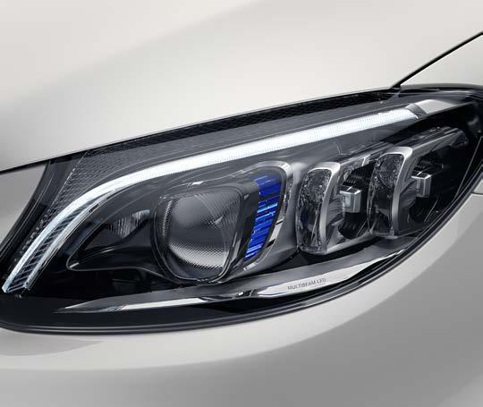 The headlamps featuring MULTIBEAM LED technology and ULTRA RANGE main beam continually calculate the ideal light image and illuminate the road surface precisely, brightly and particularly broadly.