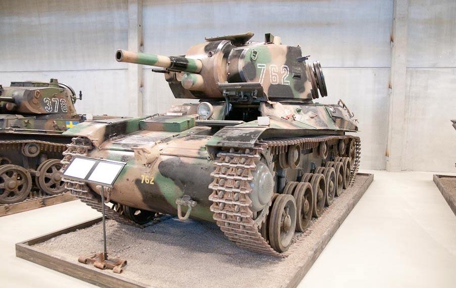 the designation Pbv 301. The turrets of these tanks were used on fortifications. All of the original m/41 were all to armoured personnel carriers.