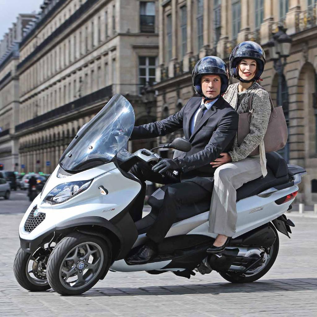 MP3 500 also features Piaggio s innovative ASR electronic traction control system, which prevents the rear wheel from spinning, even on slippery