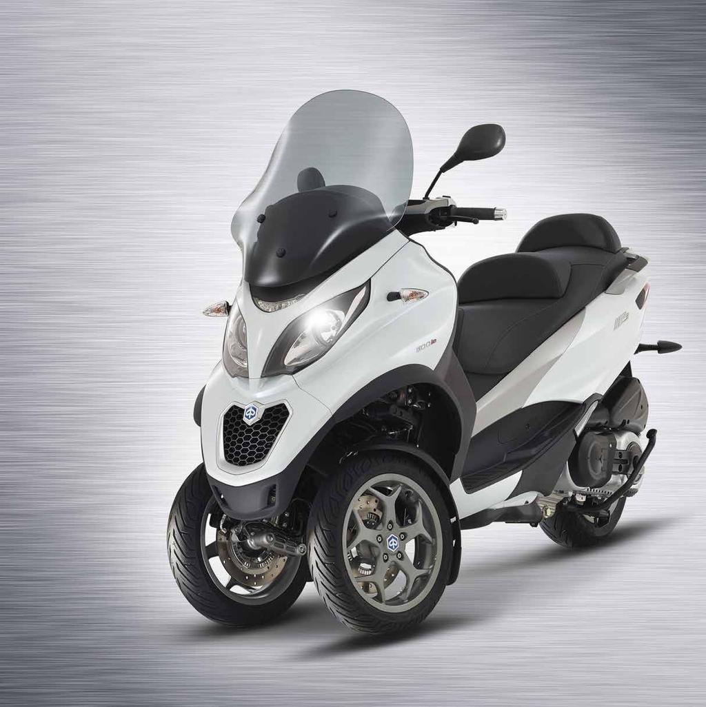 or the Piaggio MP3 BUSINESS if high-gloss paint, grey detailing and