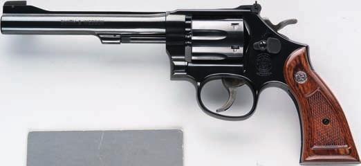 They are the timeless best of both worlds Smith & Wesson lassics. REVOLVERS LSSIS Model: 36 Product: 150184 1.