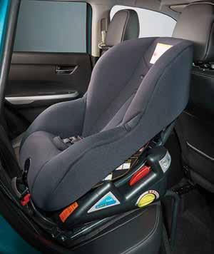 40 42 Installation with 5 point seat belt, height adjustable headrest and belts, deep softly padded side wings provide optimum side impact protection, compatible with Baby SAFE ISOFIX Base and Baby
