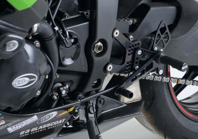 The level of adjustability not only benefits racers and track day goers with increased ground clearance; this provision also offers road riders a broader scope to perfectly tailor the riding position.