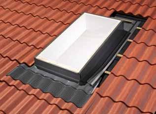 Optional sunscreen accessory tray for standard site-built TM curbs allows for installation of VELUX blinds. (see page 52).