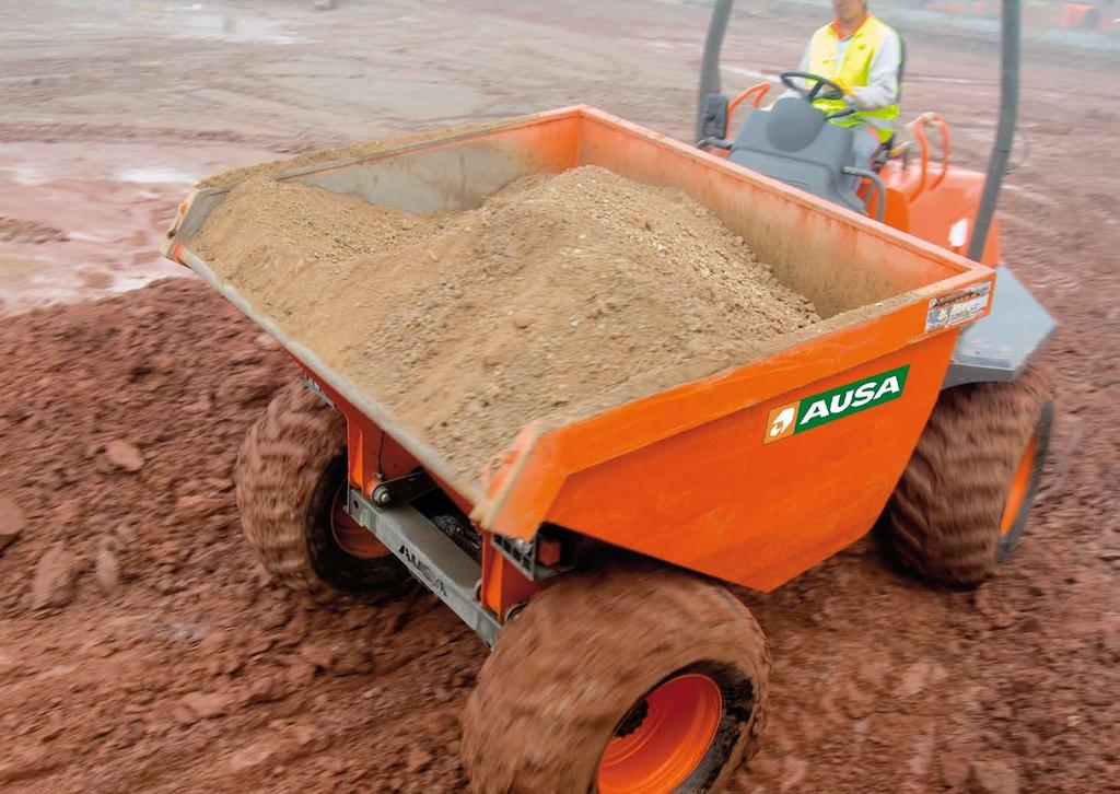 COMPACT DESIGN The compact dimensions of the AUSA site dumpers allow them to work in narrow access areas, following and helping the mini excavators to do the job.