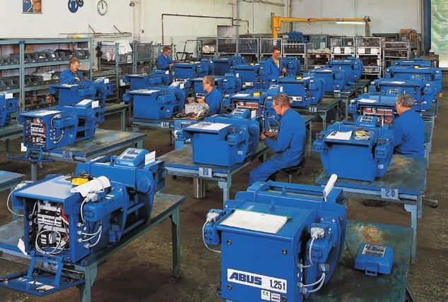 Advanced CNC lathes are used to turn the rope drums in one