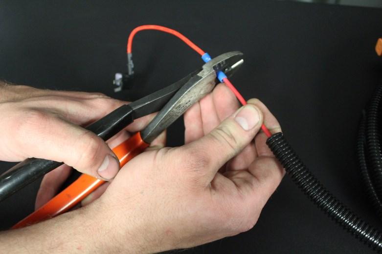 Crimp the ring terminals to the red and green wires of the WH-1006 Wire