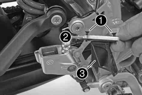 BRAKES 102 Remove screws. Remove cover with membrane. 101127-10 Add brake fluid to level. Brake fluid DOT 4 / DOT 5.1 ( p.