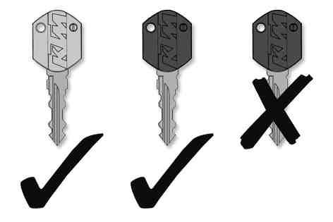 ELECTRICAL SYSTEM 139 Loss of a black ignition key (second black ignition key available): The following procedure deactivates all activated black ignition keys that are not included in the procedure.