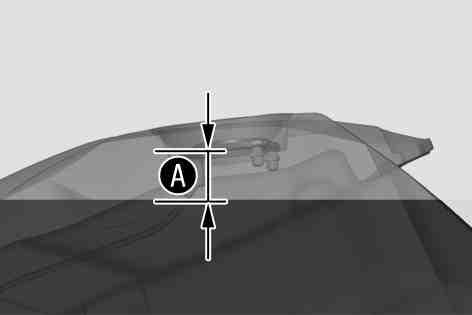 RIDING INSTRUCTIONS 66 Switch off the engine. Open the filler cap. ( p. 45) Fill the fuel tank with fuel up to measurement. Guideline Measurement of 35 mm (1.38 in) Total fuel tank capacity, approx.