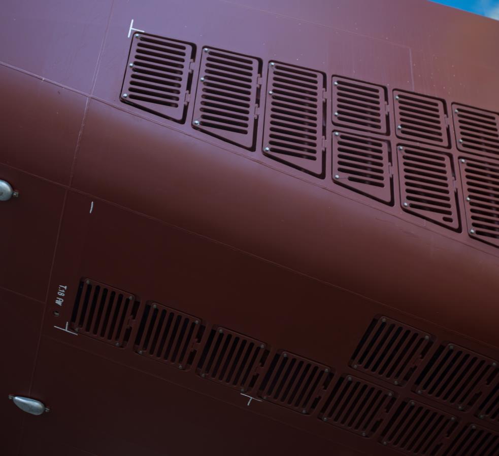 RELIABILITY CLOSED COOLING SYSTEM No pollution No corrosion No freezing Damen uses closed cooling water systems, which are designed for 35 degrees seawater temperatures for diesel engines and AC