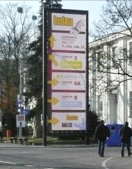 Large size outdoor and indoor advertising Teren zewnętrzny Outdoor banner next to the