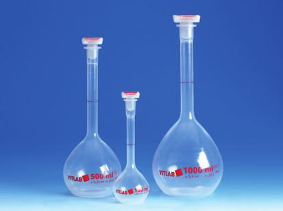 in g devices. Volumetric Flasks (PFA), Class A Supplied with a PFA screw-on cap, this flask can be sealed tightly to prevent contamination. Tolerances are Class A according to DIN EN ISO 1042.