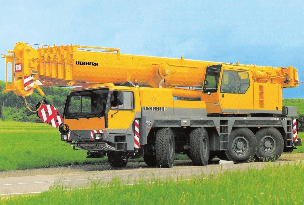 Product advantages Mobile crane 1090/2 Max. lifting capacity: 90 t at 3 m radius Max. height under hook: 72 m with biparted swing-away jib Max.