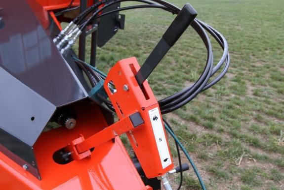 Capacity Belt Extension (Optional) The eight-inch belt-extension option improves hay containment and also increases