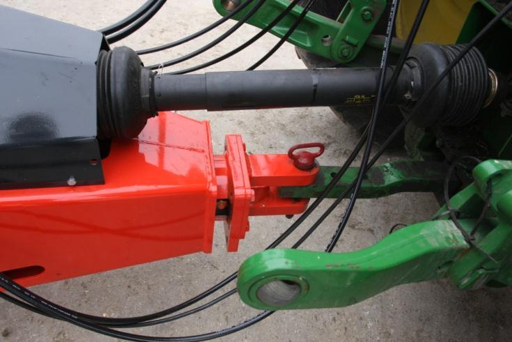 augers provide superior feed movement for faster, more complete mixing and processing.