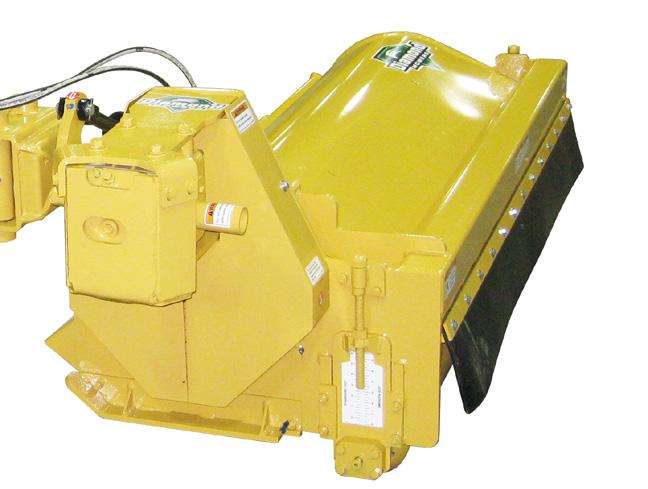 DISCHARGE FLAP Inspect each flail head s rear discharge flap every 50 hours or weekly: Excessive wear Cuts, gouges, excessive