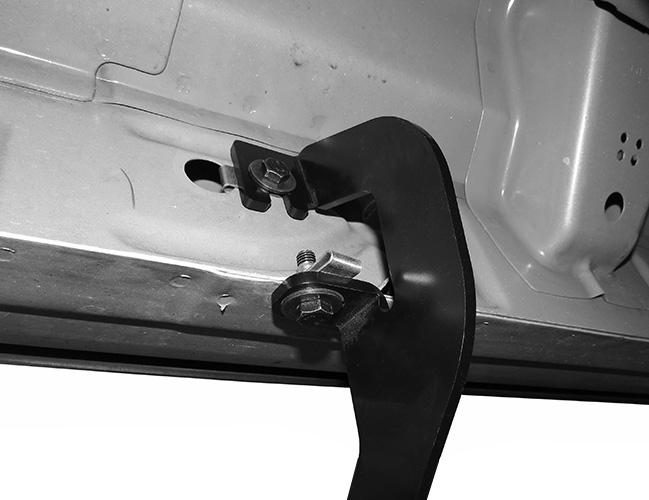 6) Driver/left front bracket installed (Fig 7)
