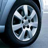 MERIVA BREEZE FEATURES 15-inch seven-spoke alloy wheels with 185/60 R 15 low profile tyres Body-colour