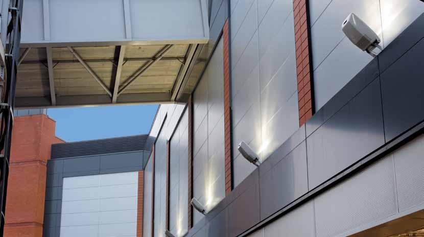 10.1 seattle applications Area floodlighting Building facades Car parks Security Service yards Sports facilities Retail parks The Seattle floodlight luminaire combines functionality with style.