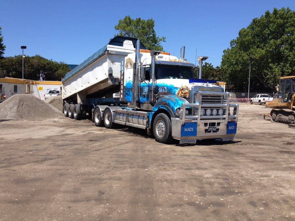 Starting out with just one truck in 1985, Joe Refalo commenced in hourly hire construction work and also cartage of quarry products. Charlie Refalo joined Joe in 1986 and by 1988 Jeffsann was formed.