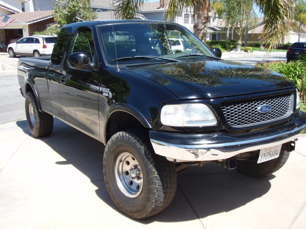Support & Security Vehicles (Two Utility Vehicles) Vehicle descriptions: 2001 Lincoln