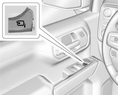 The mirrors may be equipped with a memory function that works with the memory seats. See Memory Seats 0 73. There may be cargo lamps on the bottom of the mirrors. See Exterior Cargo Lamps 0 182.