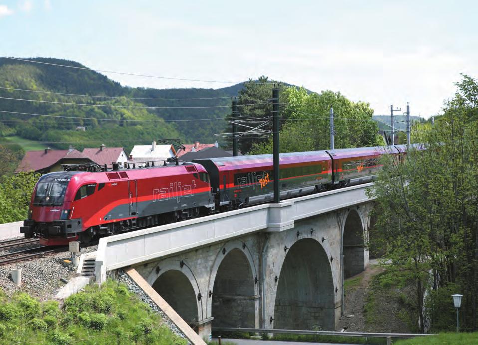 ÖBB railjet - Viaggio Comfort - Siemens The ÖBB railjet (7 passenger coaches configuration) is faster, more modern and more comfortable than any other train which is at