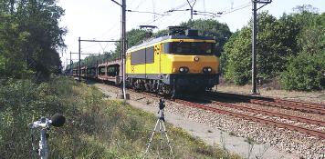 Development of new composite brake blocks is progressing steadily LL brake blocks reduce the noise levels of freight wagons The measurements were performed at a site between Roosendaal and Bergen op