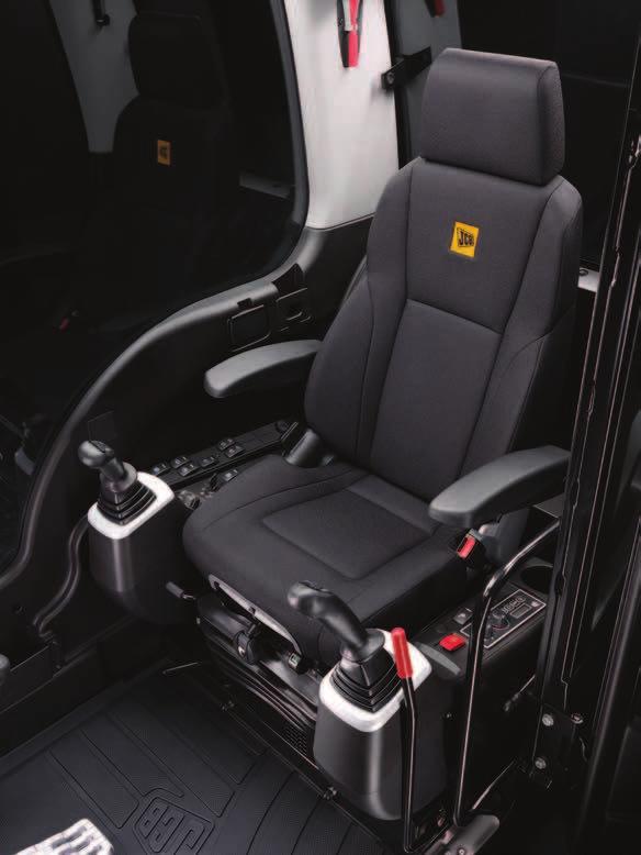 The JS130 s cab and controls are independently adjustable so that it s