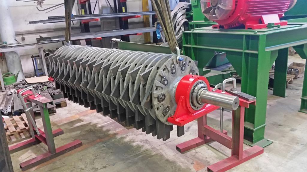 Whole rotor with bearing units being ready for