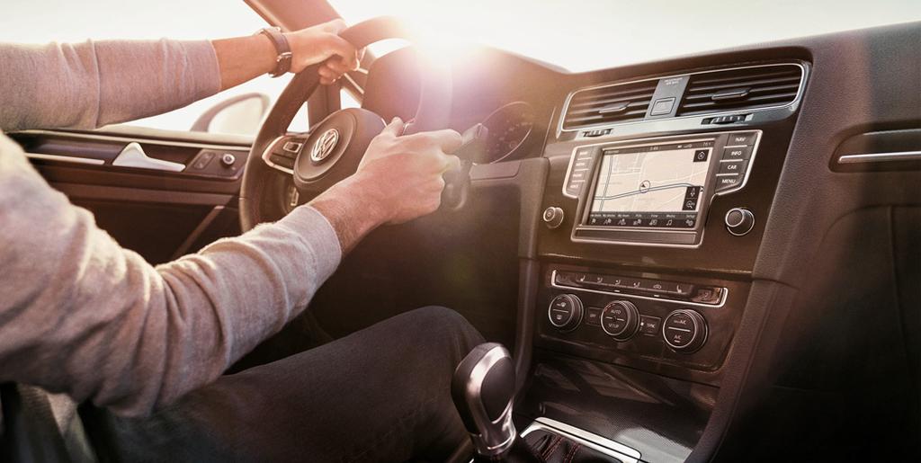 With its advanced touchscreen sound system, you can control your media, settings, and the Volkswagen Car-Net App-Connect* feature, which can sync up compatible smartphones and display content on the