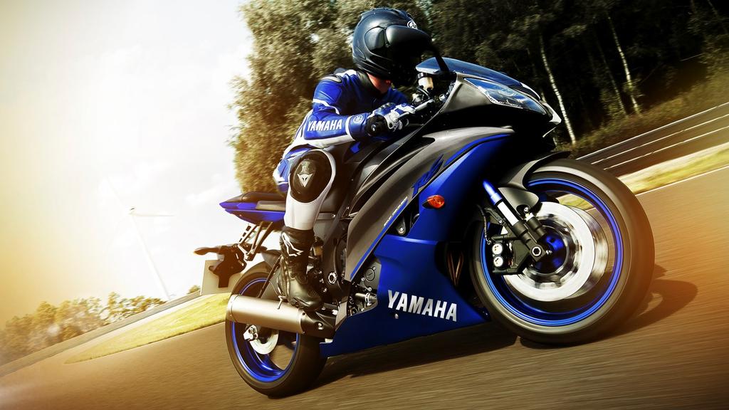 Catch the extreme One ride on the R6 lets you know that this bike was born on the racetrack.