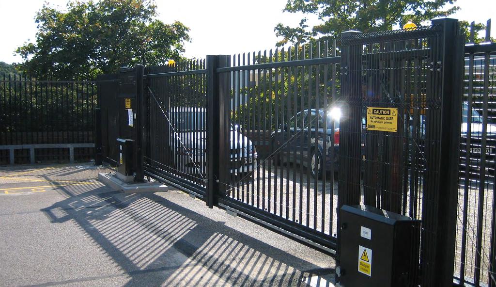 Single Leaf Gate (cantilever) height (mm) 1800 / 2000 / 2500 / 3000 opening (mm) Up to 12,000 infill options Vertical Bar / Welded Mesh / Tubular / Bow Top / Acoustic Double Leaf Gate (cantilever)