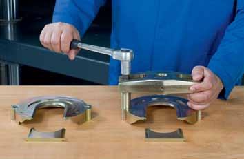 2 Preparing for wheel bearing repair Carry out the following steps according to the vehicle manufacturer s specifications prior to starting wheel bearing replacement as detailed in this