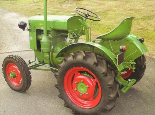 After the war several manufacturers produced their own tractors with the idea of a people s tractor, among them was Deutz, who produced the Deutz F1M 414.