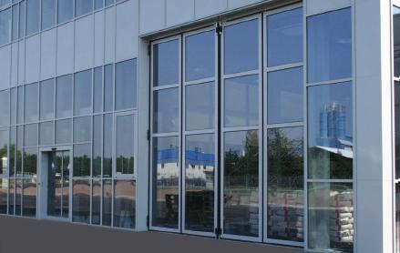 The innovative SCHNEIDER aluminium folding door AL3F/SF consists of specifi cally developed thermally separated profi les, which result in a substantially better thermal insulation than with normal