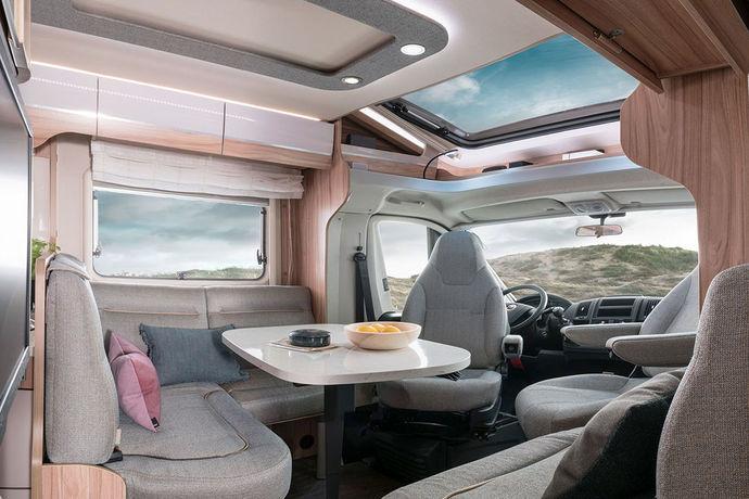 Large and spacious The HYMER T-Class CL shines thanks to an open and airy living area with plenty of freedom of movement.