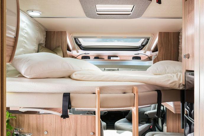 Room for the grandchildren Pleasant ambience The optionally available fold-down bed of the HYMER T-Class CL
