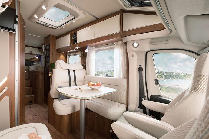 the HYMER T-Class SL Ambition radiates an invitingly cosy ambience.