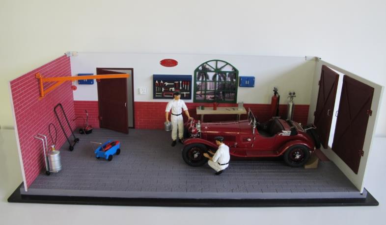 -36- CMC Classic Garage Diorama Alfa Romeo 6C 1750 GS & Staffed Workshop Scale 1:18, Item No A-015 Limited 200 Sets Manufacturer Suggested Retail Price 541,00 /Set CMC presents an easy-to-install kit
