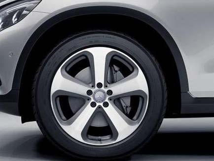 GLC Wheels & Tires GLC 300 4MATIC Standard Sport Package Front: 235/55 Rear: 235/55 All-Season Run-flat Front: 255/45