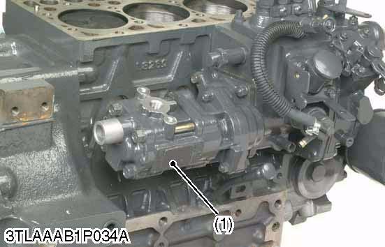 Remove the valve (7). (When reassembling) Wash the valve stem and valve guide hole, and apply engine oil sufficiently.