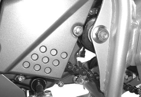 Tighten the engine mounting bolts and nuts to the specified torque. Engine mounting bolt (M10) : 48 ~ 72 Nm (4.