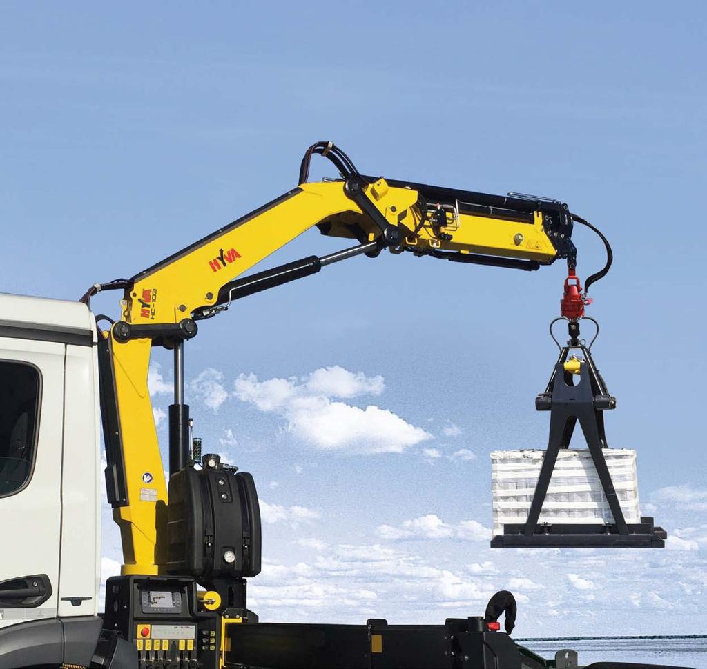 A TEAM OF SKILLED AND CARING SPECIALISTS Easy installation and smart calibration cranes, combined with a high level of service, make Hyva the best partner for your business - all over the world