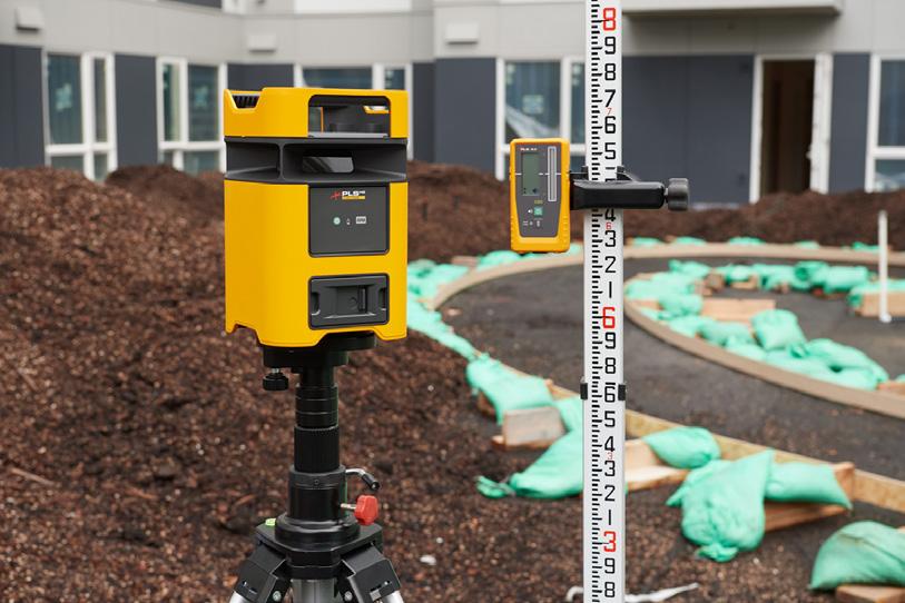 Specifications Accuracy 3/32 in at 100 ft (2.4 mm at 30 m) Working range Radius ± 1000 ft (304 m) with detector Self-leveling range ± 5 Dimensions 8 in x 7 in x 6 in Weight 4.7 lbs (2.